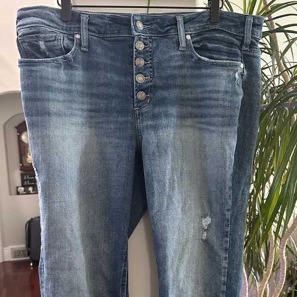 Suki Mid Rise Straight Leg Luxe Stretch Jeans SZ 16W - Picture 2 of 7